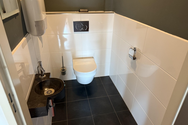 BedrijfsruimteaanBijdorp-West 79<br/> inBarendrecht BedrijfsruimteaanBijdorp-West 79<br/> inBarendrecht