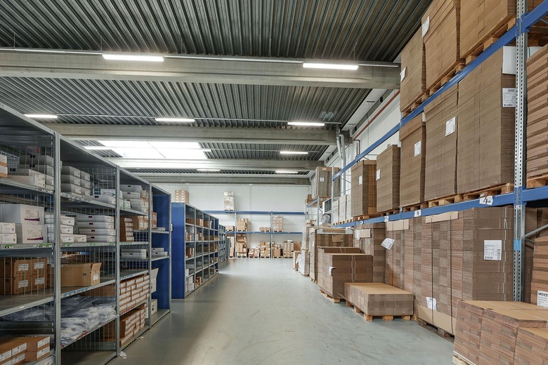 BedrijfsruimteaanHaarlemmerstraatweg 105<br/> inHalfweg