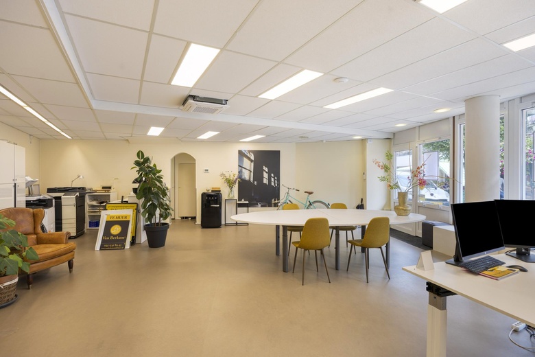 WinkelruimteaanLaanstraat 91<br/> inBaarn WinkelruimteaanLaanstraat 91<br/> inBaarn