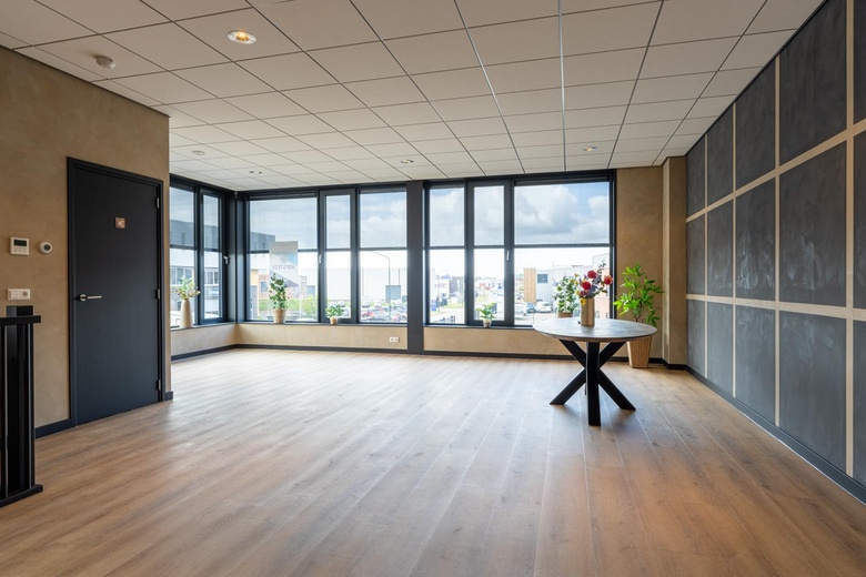 KantoorruimteaanHulsenboschstraat 21 L<br/> inWerkendam KantoorruimteaanHulsenboschstraat 21 L<br/> inWerkendam