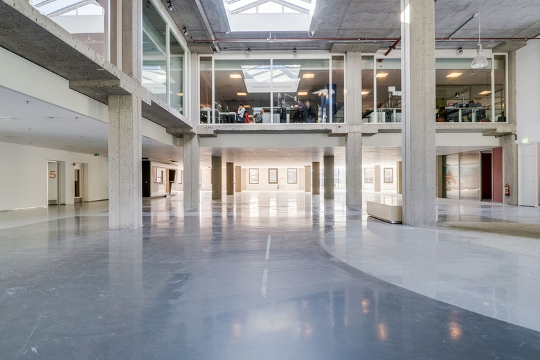 KantoorruimteaanElzenkade 1<br/> inHouten