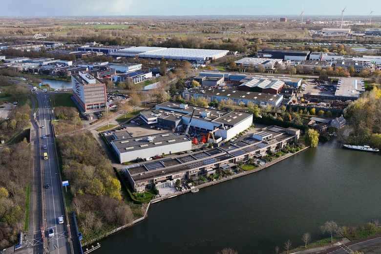 Bekijk foto 1 van Lorentzbaan 8