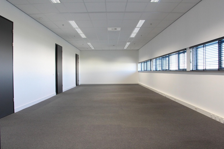 KantoorruimteaanDistributieweg 13<br/> inWaddinxveen