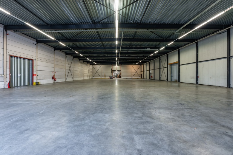 BedrijfsruimteaanCentrale Markt 7<br/> inZwaagdijk-Oost BedrijfsruimteaanCentrale Markt 7<br/> inZwaagdijk-Oost