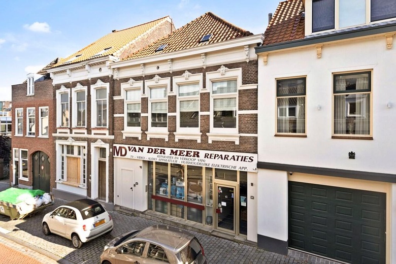 Bekijk foto 1 van Kloosterstraat 81 ** Bekijk foto 1 van Kloosterstraat 81 **