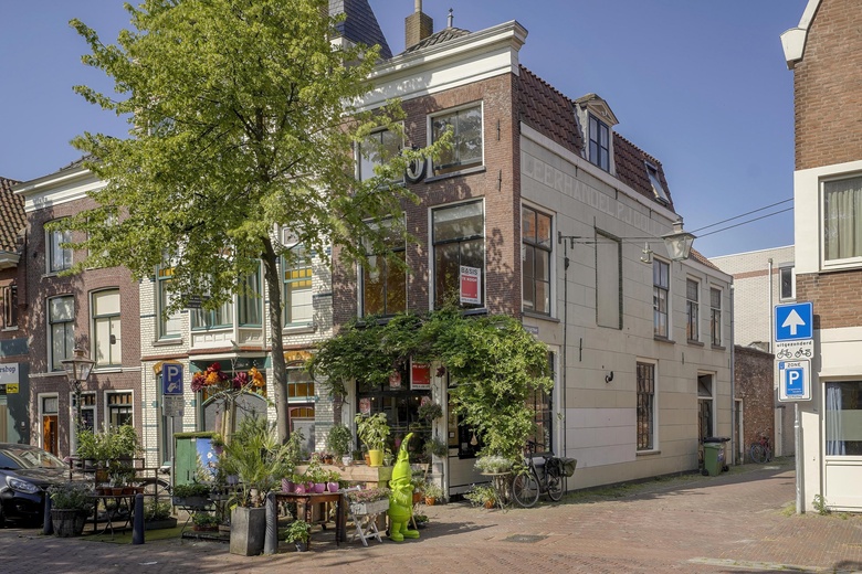 Bekijk foto Winkelruimte aan de Lange Mare 51 in Leiden