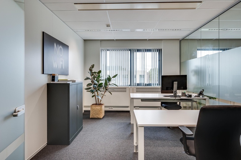 KantoorruimteaanDr Holtroplaan 2 - 40<br/> inEindhoven KantoorruimteaanDr Holtroplaan 2 - 40<br/> inEindhoven