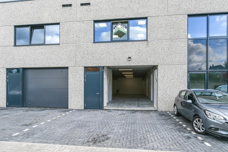 BedrijfsruimteaanAalsmeerderweg 241 11<br/> inAalsmeer