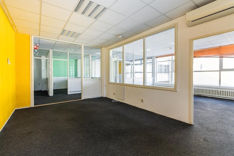 KantoorruimteaanPiekstraat 15 35<br/> inRotterdam KantoorruimteaanPiekstraat 15 35<br/> inRotterdam