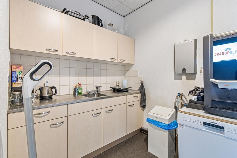 BedrijfsruimteaanZanddonkweg 6<br/> inWaalwijk BedrijfsruimteaanZanddonkweg 6<br/> inWaalwijk