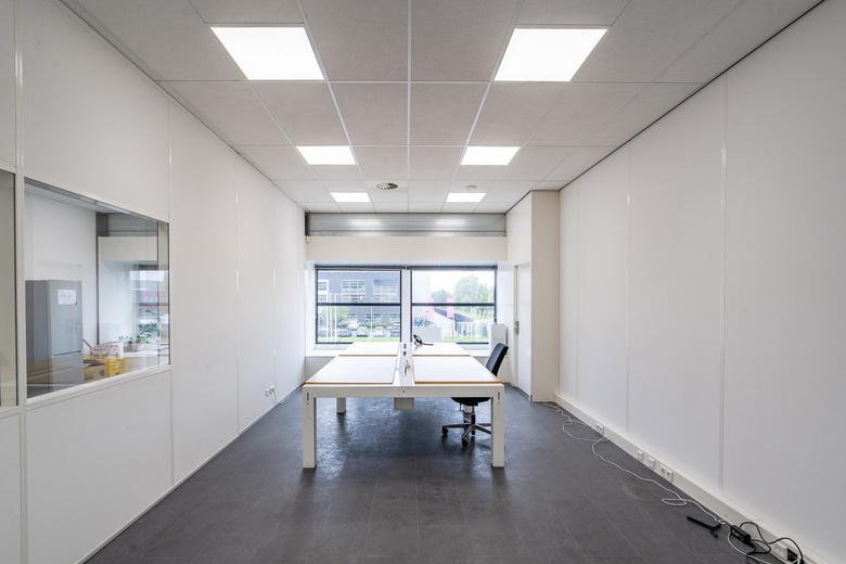 BedrijfsruimteaanKoningsbeltweg 51<br/> inAlmere BedrijfsruimteaanKoningsbeltweg 51<br/> inAlmere