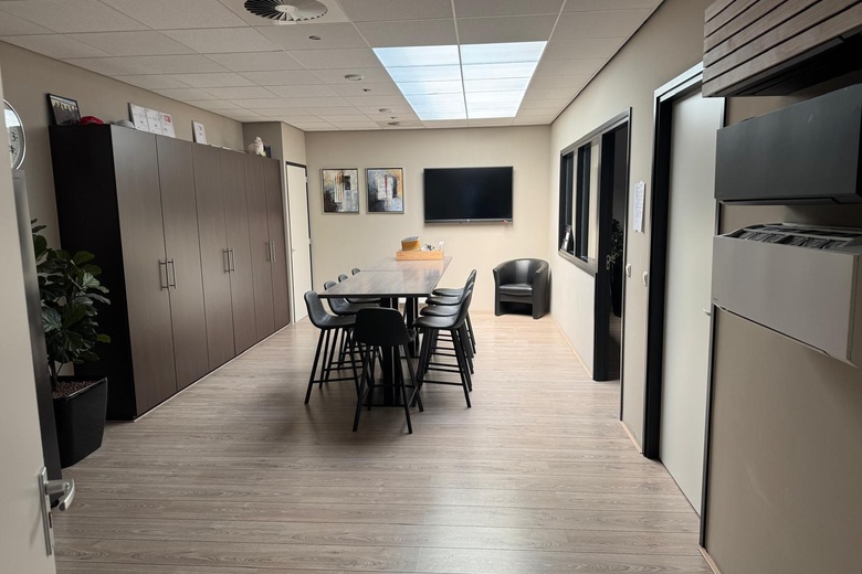 KantoorruimteaanSlotenmakerstraat 57<br/> inNaaldwijk KantoorruimteaanSlotenmakerstraat 57<br/> inNaaldwijk