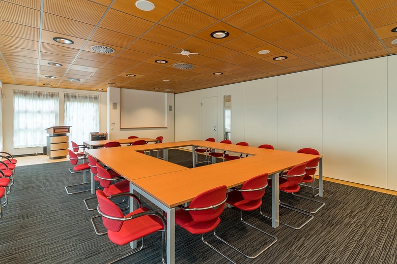 KantoorruimteaanJ.P. Broekhovenstraat 16<br/> inElburg