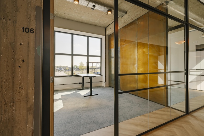 BedrijfsruimteaanHaarlemmerstraatweg 13<br/> inHalfweg