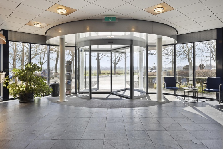BedrijfsruimteaanGrotestraat 12<br/> inHeesbeen BedrijfsruimteaanGrotestraat 12<br/> inHeesbeen