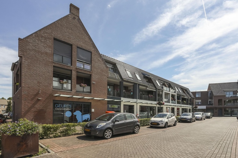 WinkelruimteaanKloosterstraat 14 - 66<br/> inGrubbenvorst WinkelruimteaanKloosterstraat 14 - 66<br/> inGrubbenvorst