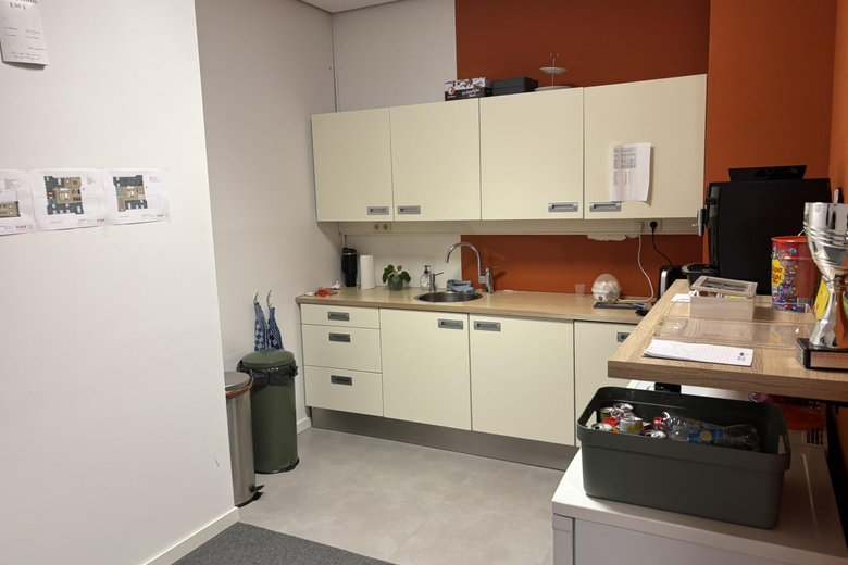 KantoorruimteaanPastoor Spieringsstraat 215<br/> inUden KantoorruimteaanPastoor Spieringsstraat 215<br/> inUden