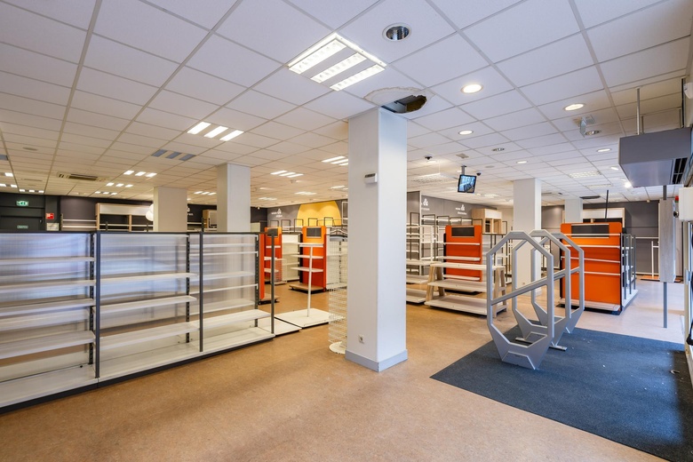 WinkelruimteaanOostermeent-West 9<br/> inHuizen WinkelruimteaanOostermeent-West 9<br/> inHuizen