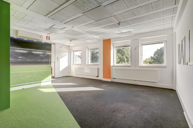 BedrijfsruimteaanStanderdmolen 20<br/> inHouten