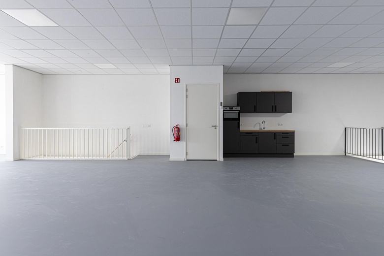BedrijfsruimteaanAmperestraat 26 a<br/> inNieuwveen BedrijfsruimteaanAmperestraat 26 a<br/> inNieuwveen