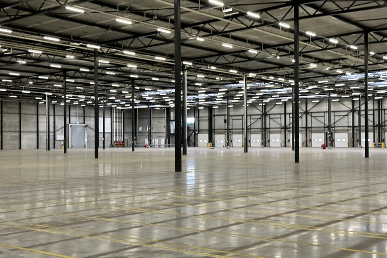 BedrijfsruimteaanKoerilenstraat 9<br/> inMaasvlakte Rotterdam