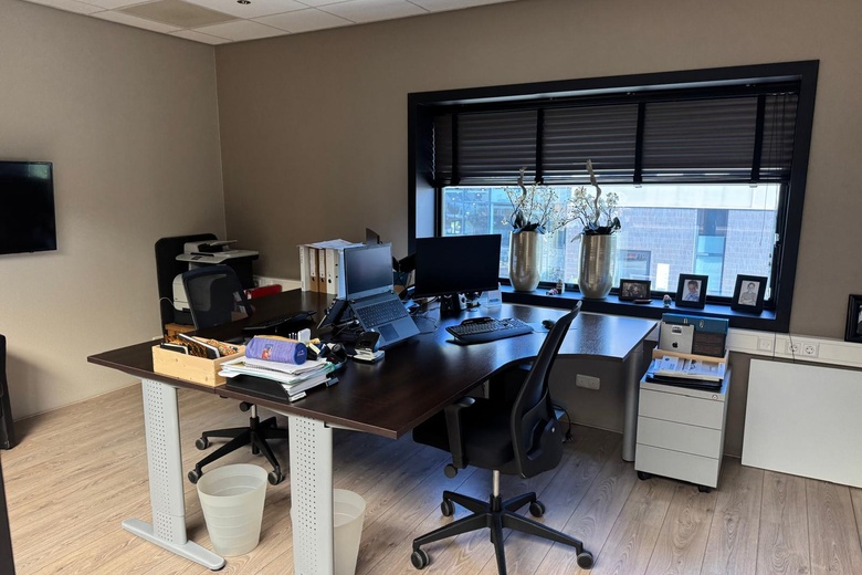 KantoorruimteaanSlotenmakerstraat 57<br/> inNaaldwijk KantoorruimteaanSlotenmakerstraat 57<br/> inNaaldwijk