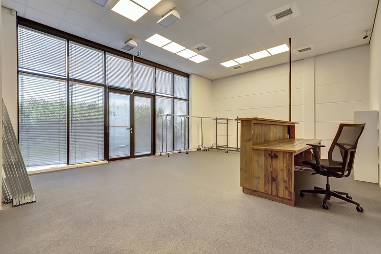 BedrijfsruimteaanKouwe Hoek 20<br/> inWaddinxveen