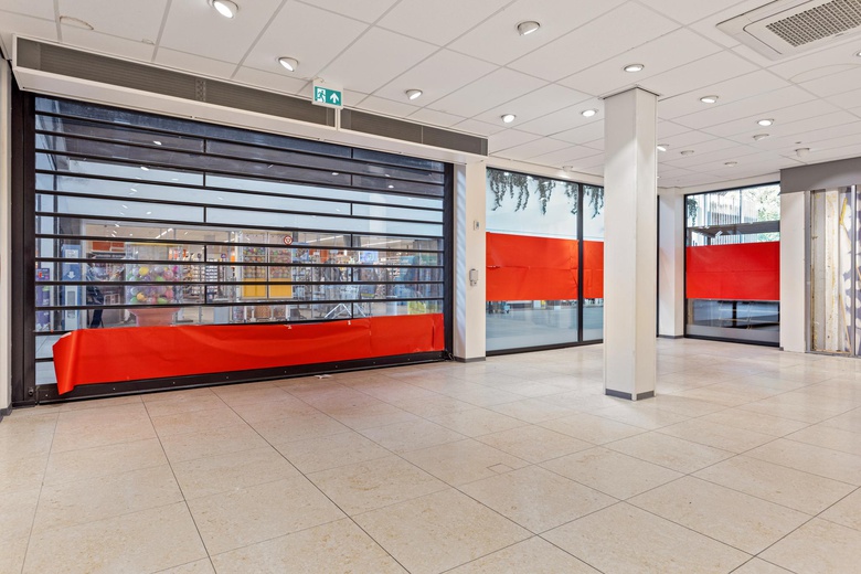 WinkelruimteaanVeldhoflanden 11 - 12<br/> inEnschede WinkelruimteaanVeldhoflanden 11 - 12<br/> inEnschede