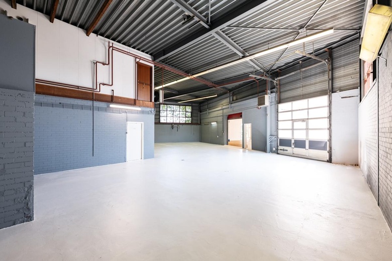 BedrijfsruimteaanRijksstraatweg 109<br/> inHellevoetsluis