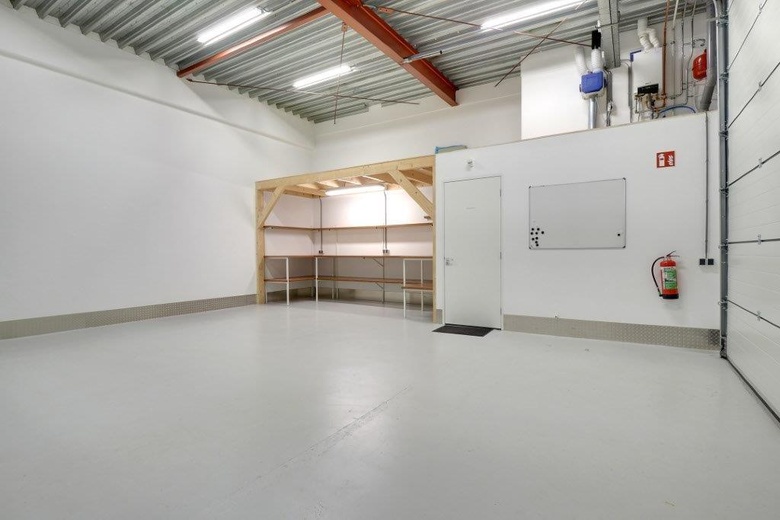 BedrijfsruimteaanAmbachtsweg 9<br/> inElst