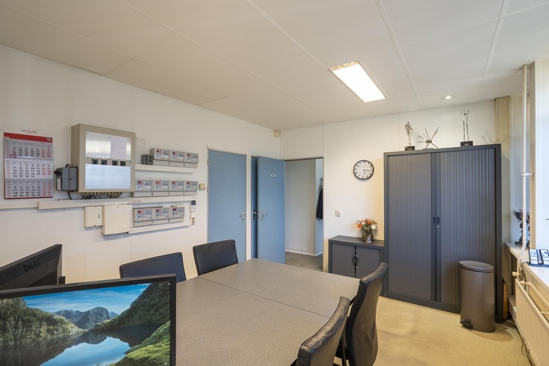BedrijfsruimteaanIndustrieweg 31 - 33<br/> inWaardenburg BedrijfsruimteaanIndustrieweg 31 - 33<br/> inWaardenburg