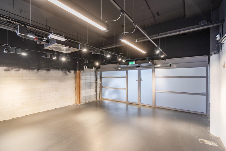 WinkelruimteaanStationsplein 6<br/> inHilversum WinkelruimteaanStationsplein 6<br/> inHilversum