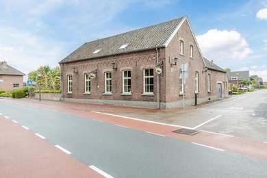 Bekijk foto 2 van Mgr Aertsstraat 3 a