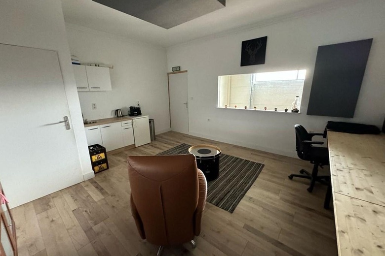 BedrijfsruimteaanProduktieweg 13 22<br/> inEmmeloord