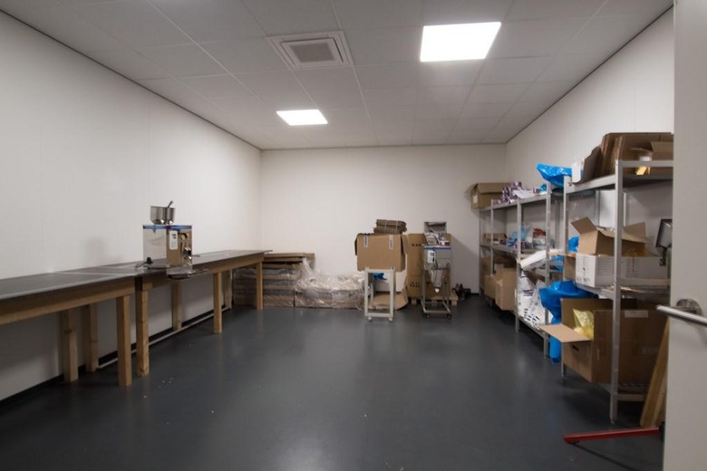 BedrijfsruimteaanPolenweg 24<br/> inTerneuzen BedrijfsruimteaanPolenweg 24<br/> inTerneuzen