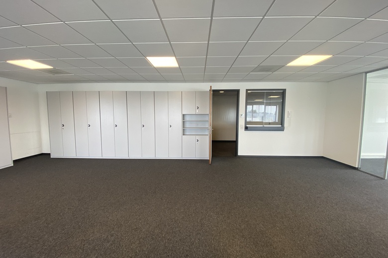 Kantoorruimteaanvan Schijndelstraat 8<br/> inWaalwijk Kantoorruimteaanvan Schijndelstraat 8<br/> inWaalwijk