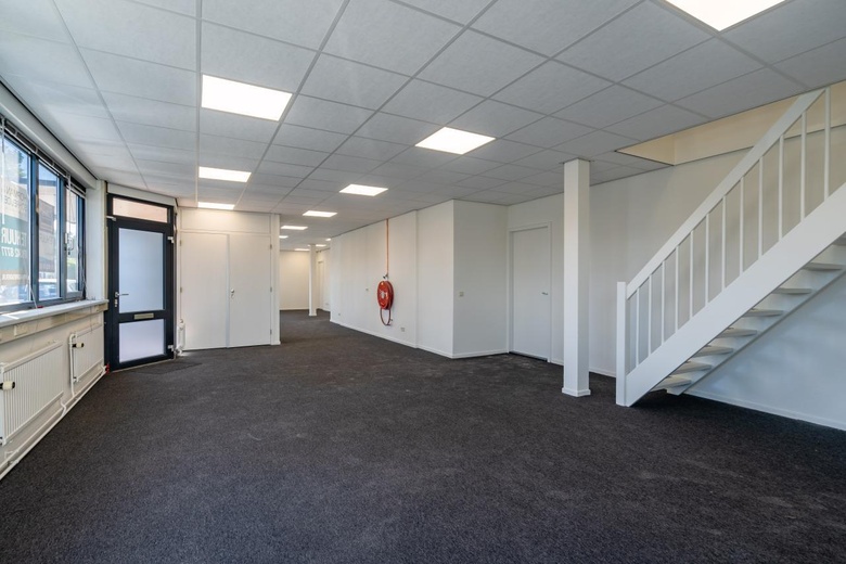BedrijfsruimteaanPlatinastraat 79<br/> inZoetermeer BedrijfsruimteaanPlatinastraat 79<br/> inZoetermeer