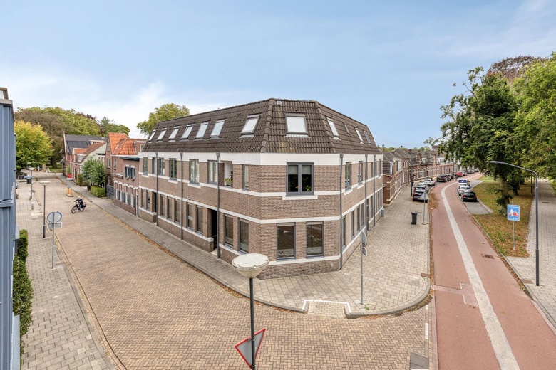 Bekijk foto 1 van Kerkstraat 173 Bekijk foto 1 van Kerkstraat 173