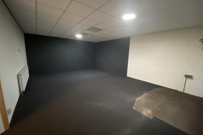 BedrijfsruimteaanSchutweg 3 d<br/> inWaalwijk BedrijfsruimteaanSchutweg 3 d<br/> inWaalwijk