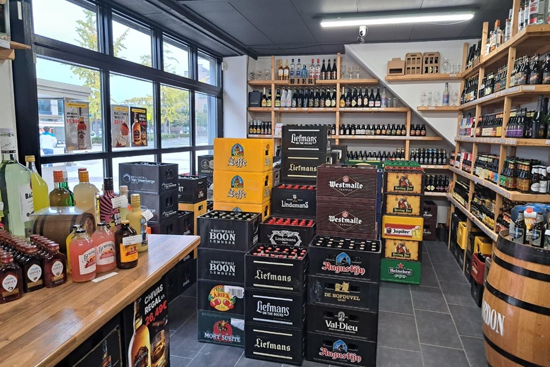 WinkelruimteaanGentsevaartstraat 33<br/> inAxel