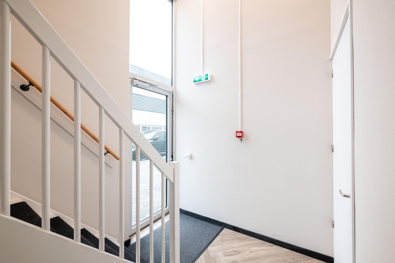 BedrijfsruimteaanHopperweg 11 17<br/> inHellevoetsluis