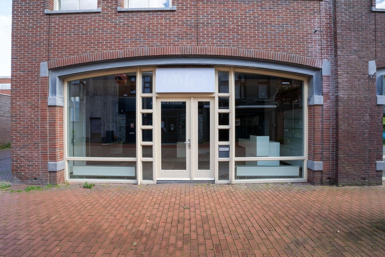 Bekijk foto 1 van Markt 60 Bekijk foto 1 van Markt 60