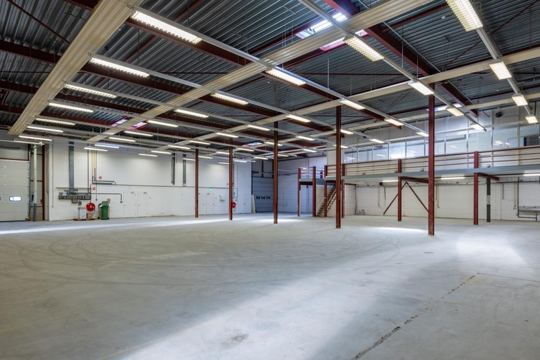 BedrijfsruimteaanPlatinastraat 79<br/> inZoetermeer BedrijfsruimteaanPlatinastraat 79<br/> inZoetermeer
