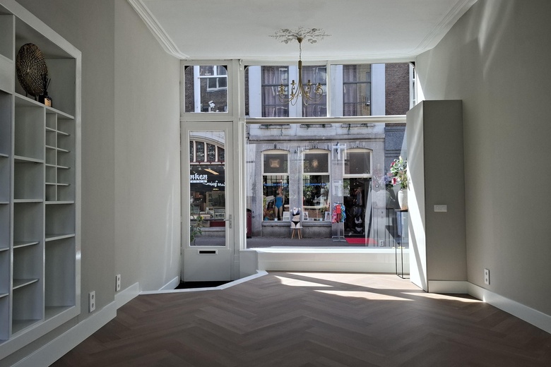 WinkelruimteaanVoorstraat 419<br/> inDordrecht WinkelruimteaanVoorstraat 419<br/> inDordrecht