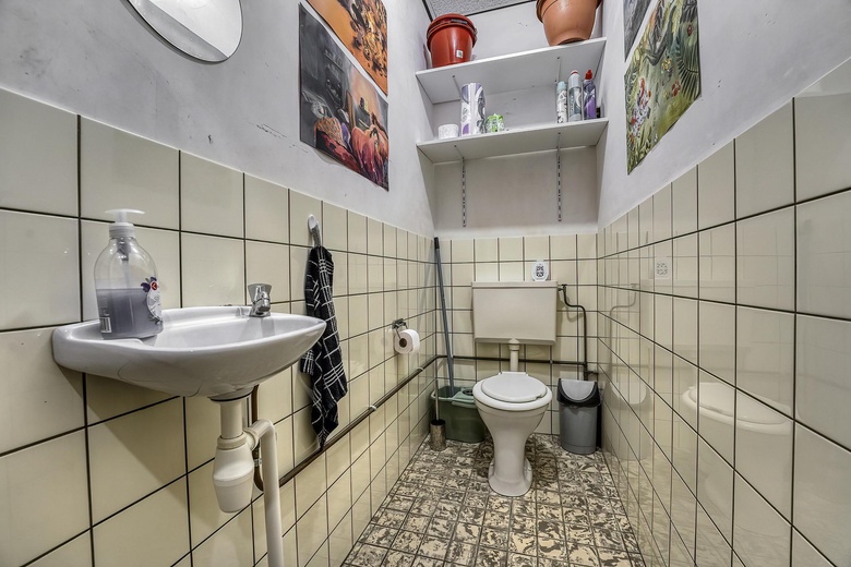 WinkelruimteaanSchoolstraat 68<br/> inVoorschoten WinkelruimteaanSchoolstraat 68<br/> inVoorschoten