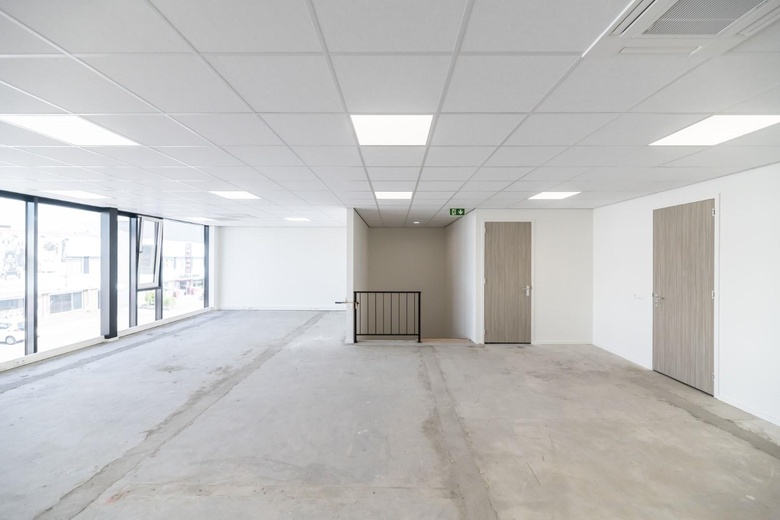 BedrijfsruimteaanMarisstraat 8 d<br/> inSliedrecht