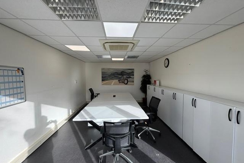 BedrijfsruimteaanTolstraat 8<br/> inEnschede