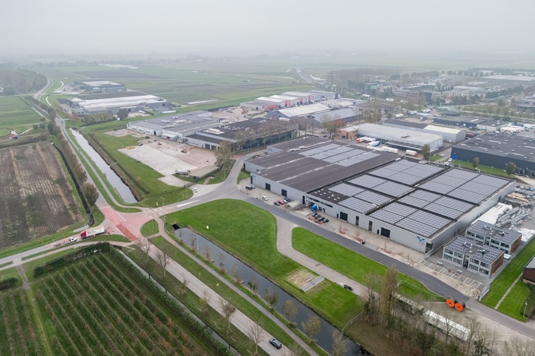 BedrijfsruimteaanCentrale Markt 7<br/> inZwaagdijk-Oost BedrijfsruimteaanCentrale Markt 7<br/> inZwaagdijk-Oost