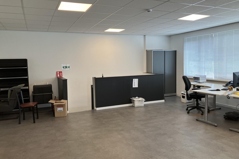 BedrijfsruimteaanPeppelkade 15 a<br/> inHouten