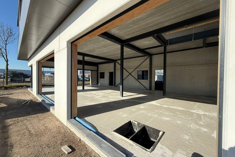 BedrijfsruimteaanPieter Hoebeeweg 4 - 8<br/> inDordrecht